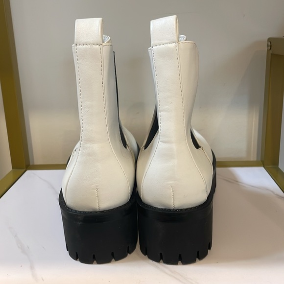 BP KORA LUG CHELSEA BOOT IN WHITE - Picture 5 of 7